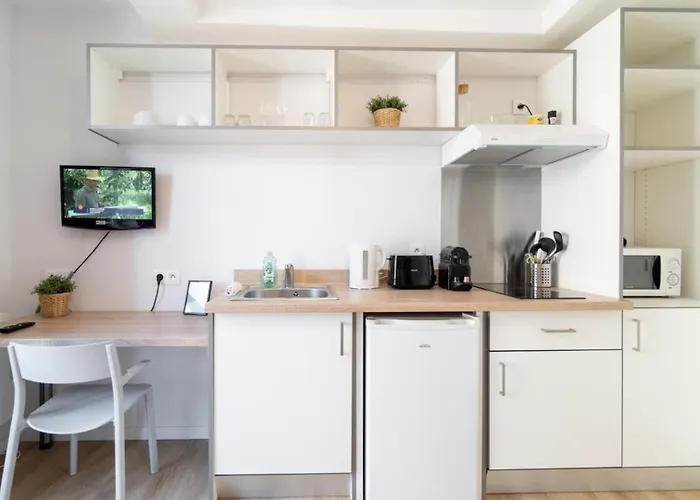 Hypercentre/railway Stations -nice Apartment *